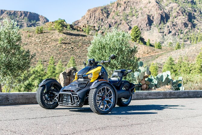 3 Wheel Motorcycle like Quad/Buggy Tour Gran Canaria (Maspalomas) - Climbing toward Fataga