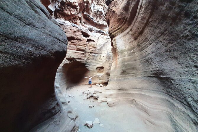 Barranco de las Vacas, caves & village by Sky Rebels local guides - Inés and Juanjo’s lively way of guiding