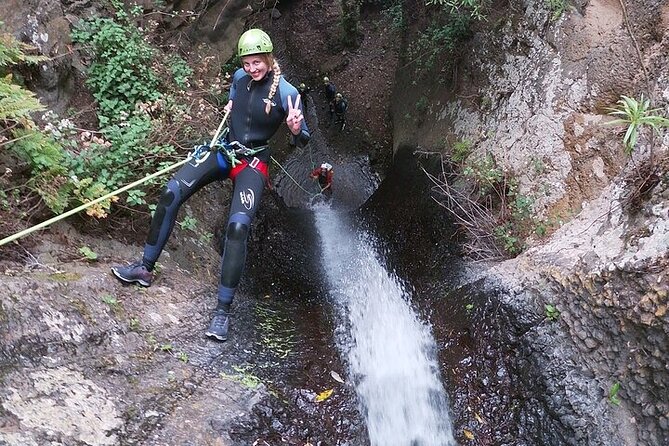 Canyoning Experience in Gran Canaria (Cernícalos canyon) - The descent: ropes, water, and rock