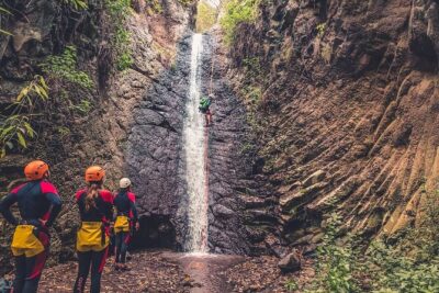 Canyoning with Waterfalls in the Rainforest – Small Groups ツ