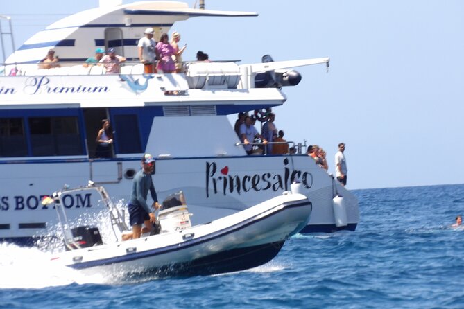 Catamaran Cruise from Puerto Rico (Full package) - The first coastal views: Amadores and Tauro