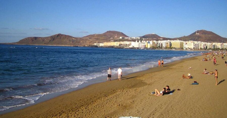 City Treasures Unveiled: 3.5-Hour Las Palmas Cab & Walking - Key points at a glance