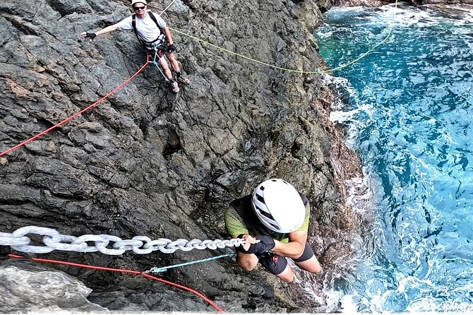 Coasteering Gran Canaria: The Atlantic Mountains Adventure Route - The 25-minute hike and the ancient cave
