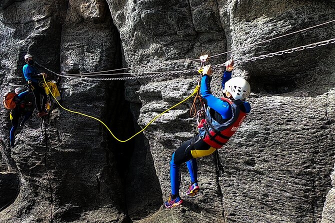 Coastering in Gran Canaria (Aquatic Route in the ocean cliffs) - Meeting point and the 10:00 am start