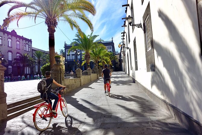 Discover Las Palmas City by Bike in 4 hours - Mercado de Vegueta brings food into the ride