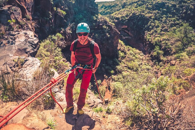 Dry Canyoning Half Day Trip - Rappelling with a guide who teaches clearly
