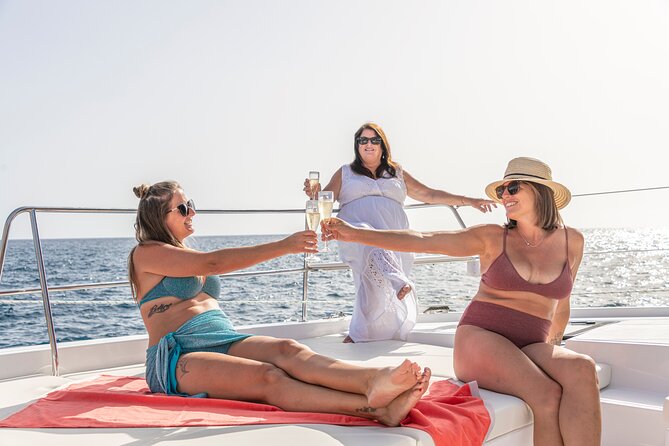 Exclusive Private Charter in Gran Canaria - A private start from Puerto Rico harbor