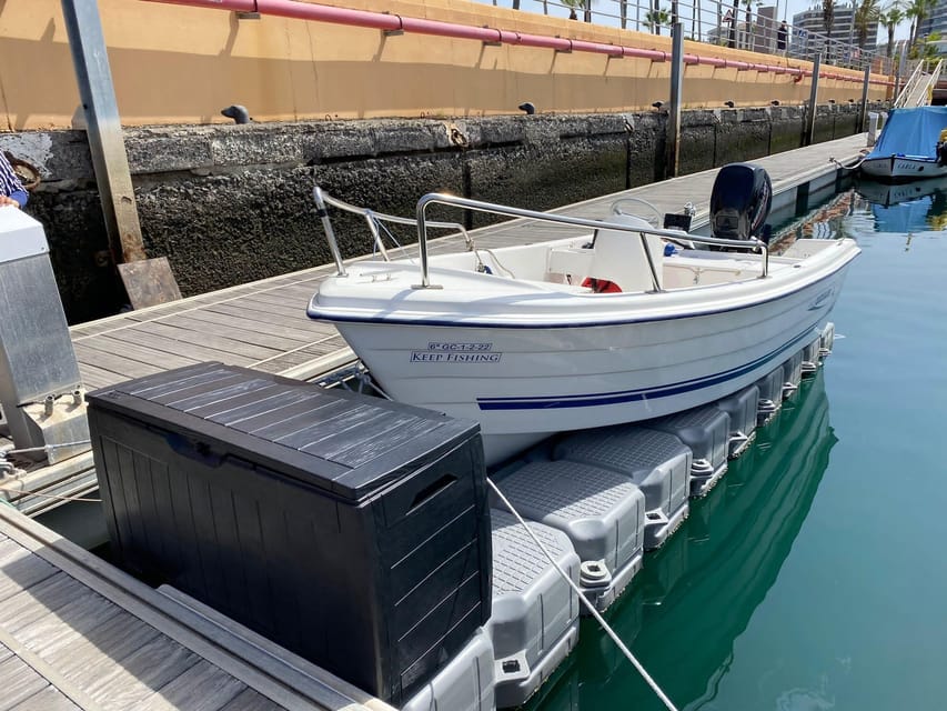 From las Palmas : Day sailing experience along the coast - Taking the helm under the captain’s guidance