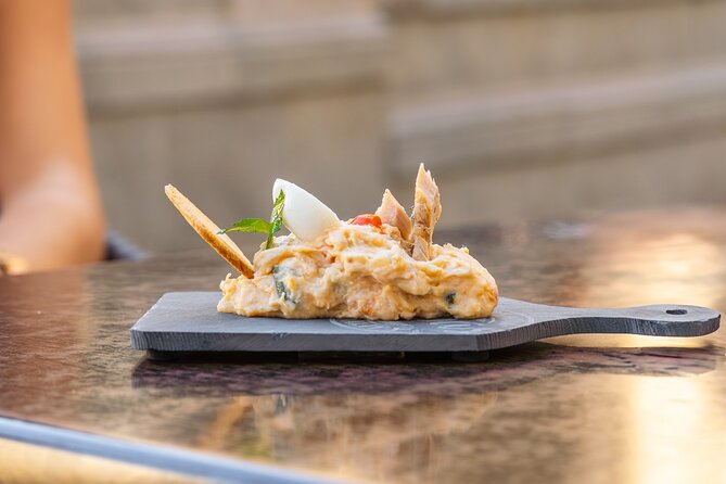 Gourmet Tapas and Wine Tour in the Old Town of Las Palmas - What this Las Palmas food walk really is