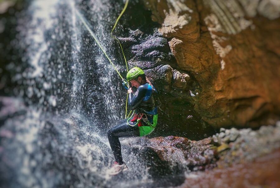 Gran Canaria: Canyoning Trip - Four waterfalls, natural slides, and moving water