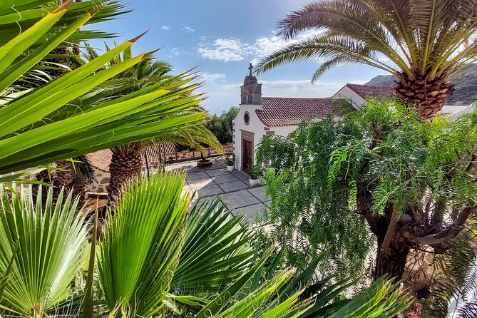Gran Canaria Cave, Oasis, Red-gorge Adventure & cosy Picnic - Montana de Agüimes and the island’s earliest residents