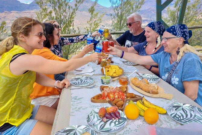 Gran Canaria Cave, Oasis, Red-gorge Adventure & cosy Picnic - La Sorrueda and the importance of water