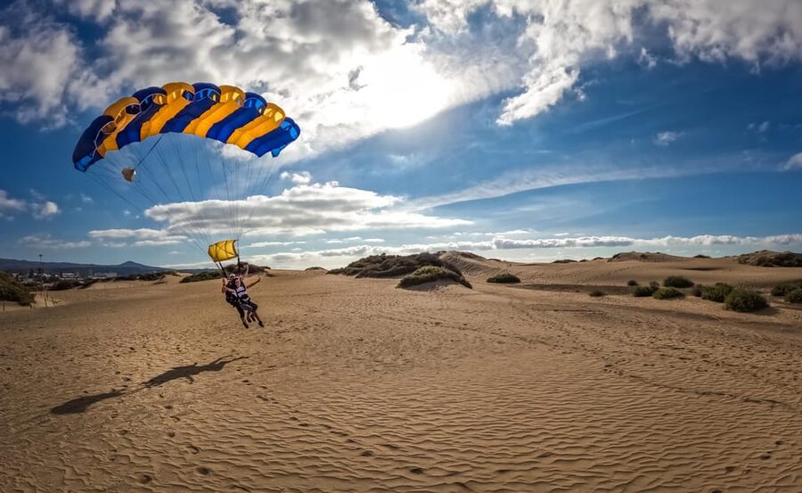 Gran Canaria : Skydiving over Maspalomas Dunes - The 15-minute safety briefing