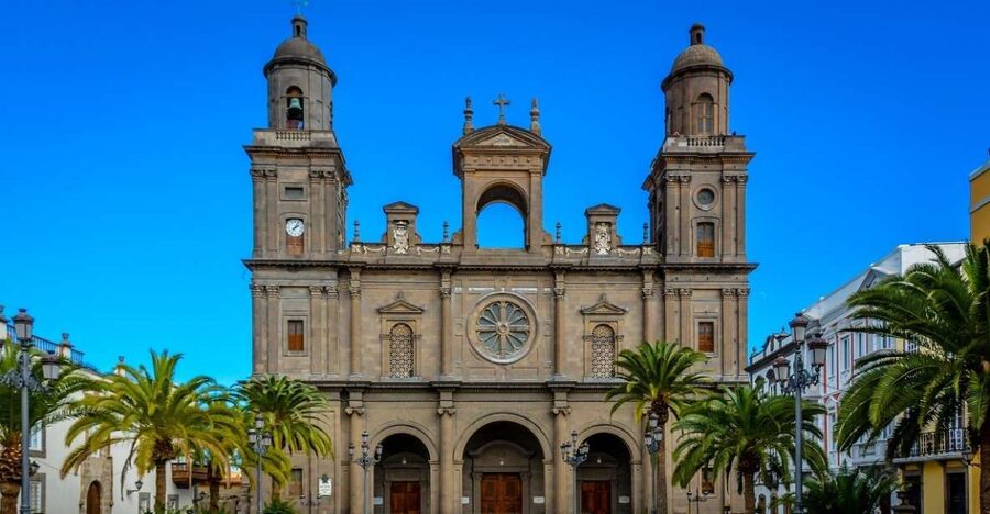 Las Palmas, Botanical Gardens and Bandama Volcano Tour - Vegueta: a quick walk through old Las Palmas