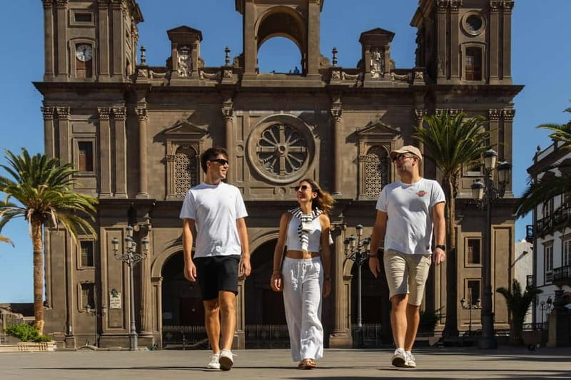 Las Palmas: Gourmet Tapas and Wine Tour in the Old Town - Plaza del Pilar Nuevo and the third taste