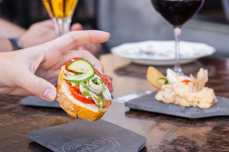 Las Palmas: Gourmet Tapas and Wine Tour in the Old Town - Who should book this Las Palmas food walk