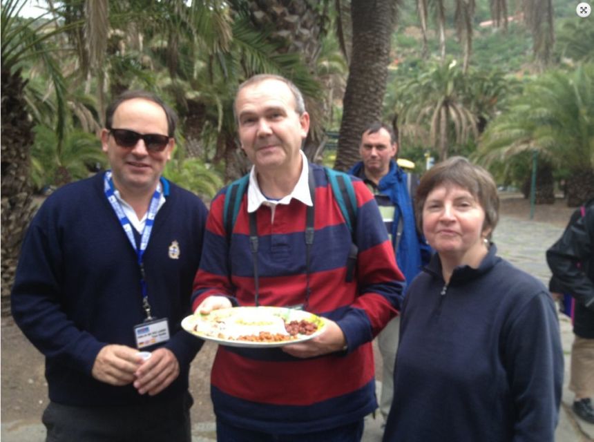 Las Palmas: Private Old City Guided Walking Tour with Tapas - Small details and local corners