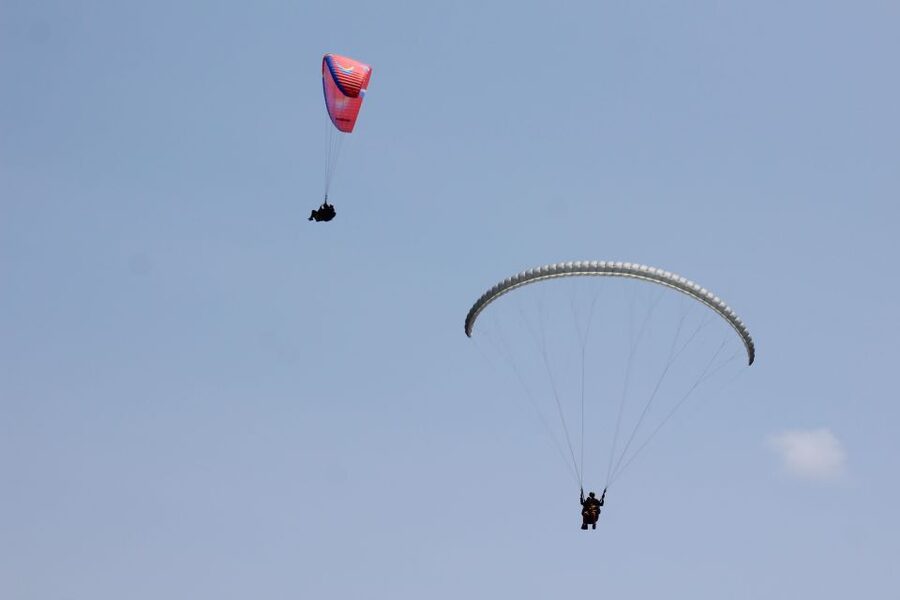 Las Palmas: tandem paragliding flights for everyone - Flying above Las Palmas instead of looking up from the beach