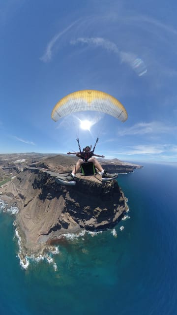Las Palmas: tandem paragliding flights for everyone - Landing beside Las Canteras
