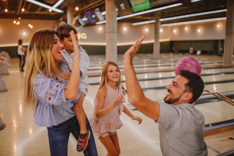 Maspalomas: Bowling Session Entry Ticket at Holiday World - Who will get the most from this session