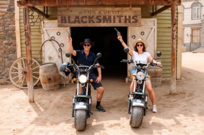 E-Scooter or E-Bike Tour+Western Town Sioux City