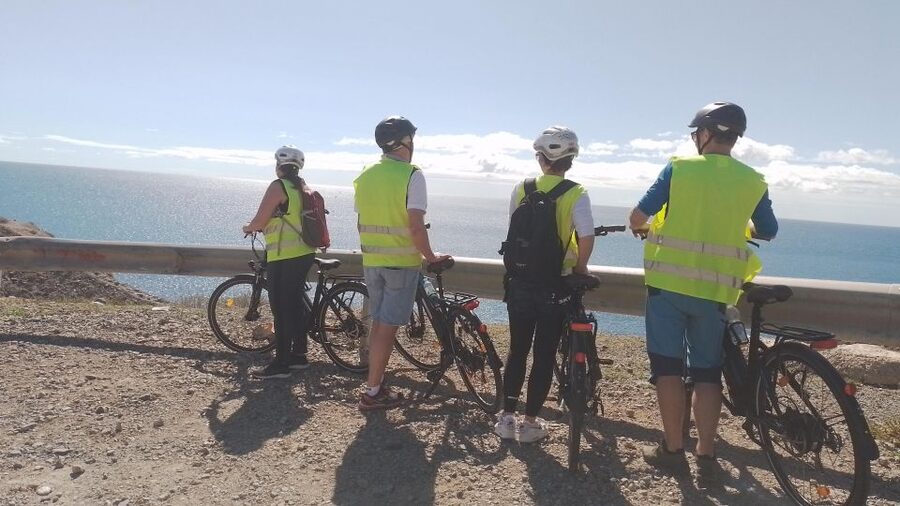 Maspalomas: E-Scooter or E-Bike Tour+Western Town Sioux City - Guide, language, and pace