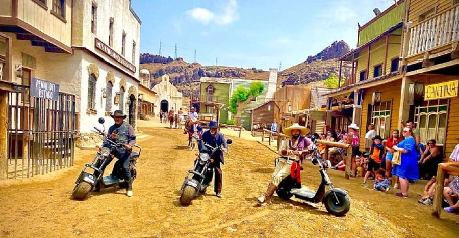 Maspalomas: E-Scooter or E-Bike Tour+Western Town Sioux City - Who should book this Maspalomas outing?