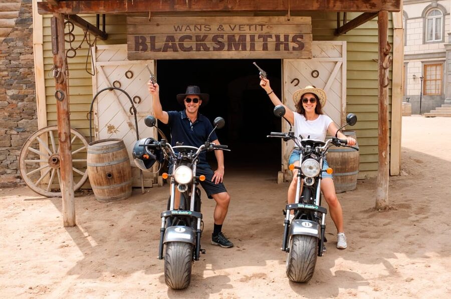 Maspalomas: E-Scooter or E-Bike Tour+Western Town Sioux City - The Maspalomas Dunes by e-bike or e-scooter
