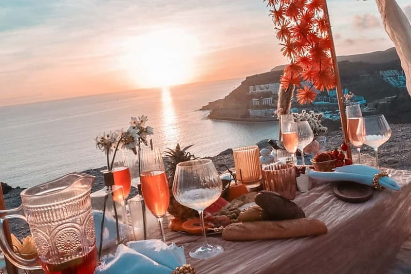 Maspalomas: Gran Canaria Picnic Experience - A sunset picnic with a local Gran Canaria flavor
