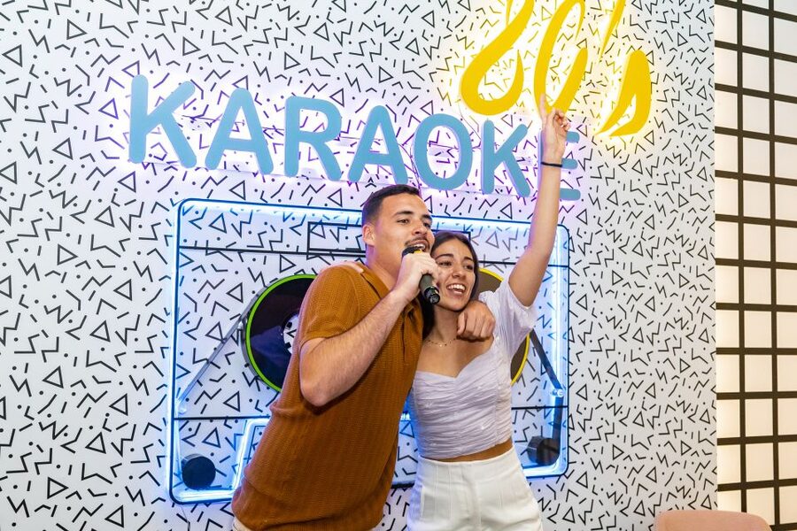 Maspalomas: Holiday World Themed Karaoke Room Rental - Is $82 good value for a group of 15?