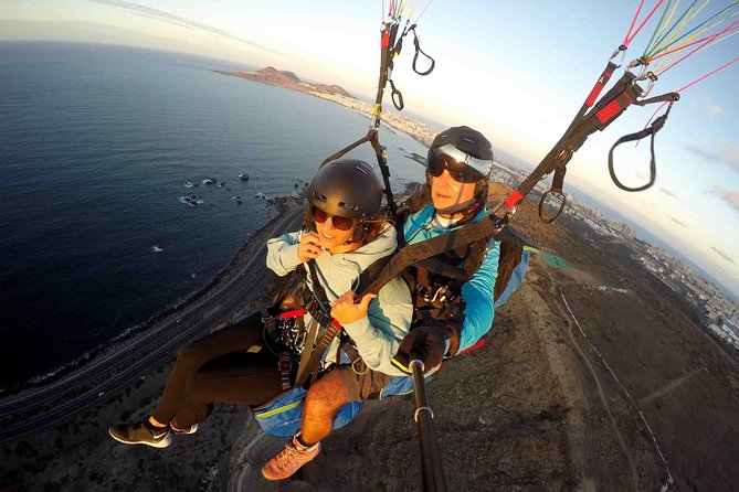 Paragliding Tandem Flight in Las Palmas de Gran Canaria - Taking off from Los Giles