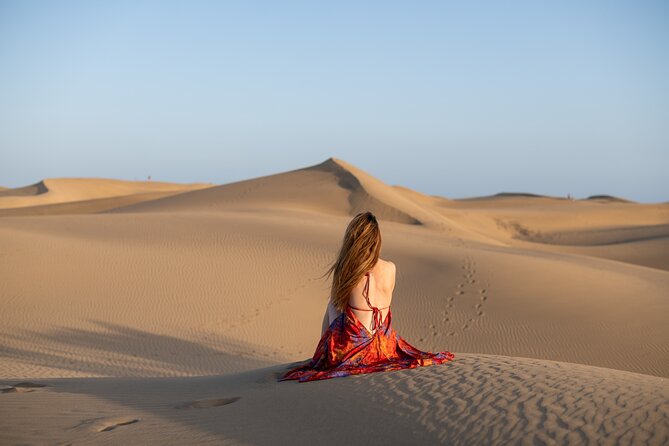 Photoshoot at Dunas Maspalomas in Desert Beach Ocean View - Walking from beach views to sandy backdrops
