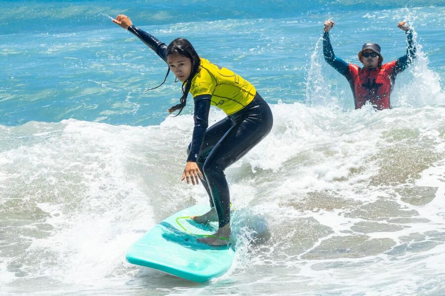 Playa del Inglés Maspalomas: High Quality Surf Classes - Four hours means a proper workout