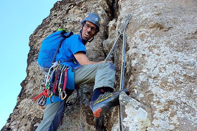 Professional climbing guide - Why the private format matters