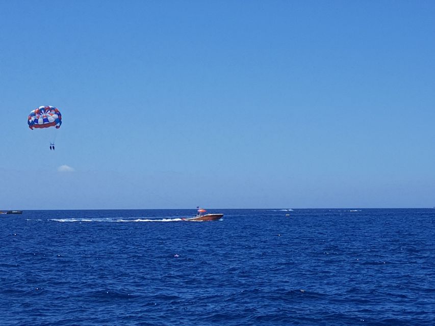 Puerto Rico de Gran Canaria : Parasailing - Taking off from Puerto Rico de Gran Canaria