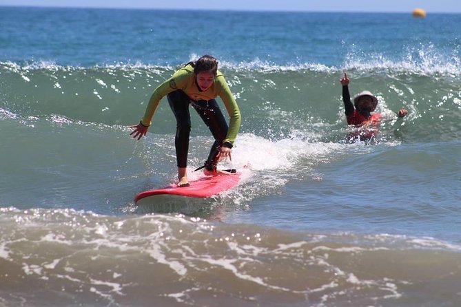 Small-Group Surf Lessons in Gran Canaria - Video theory that focuses on getting you upright