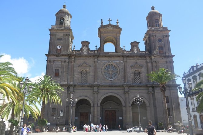 Tuk-Tuk Neighbourhoods Tour around Las Palmas de Gran Canaria - Views, hills, and local streets